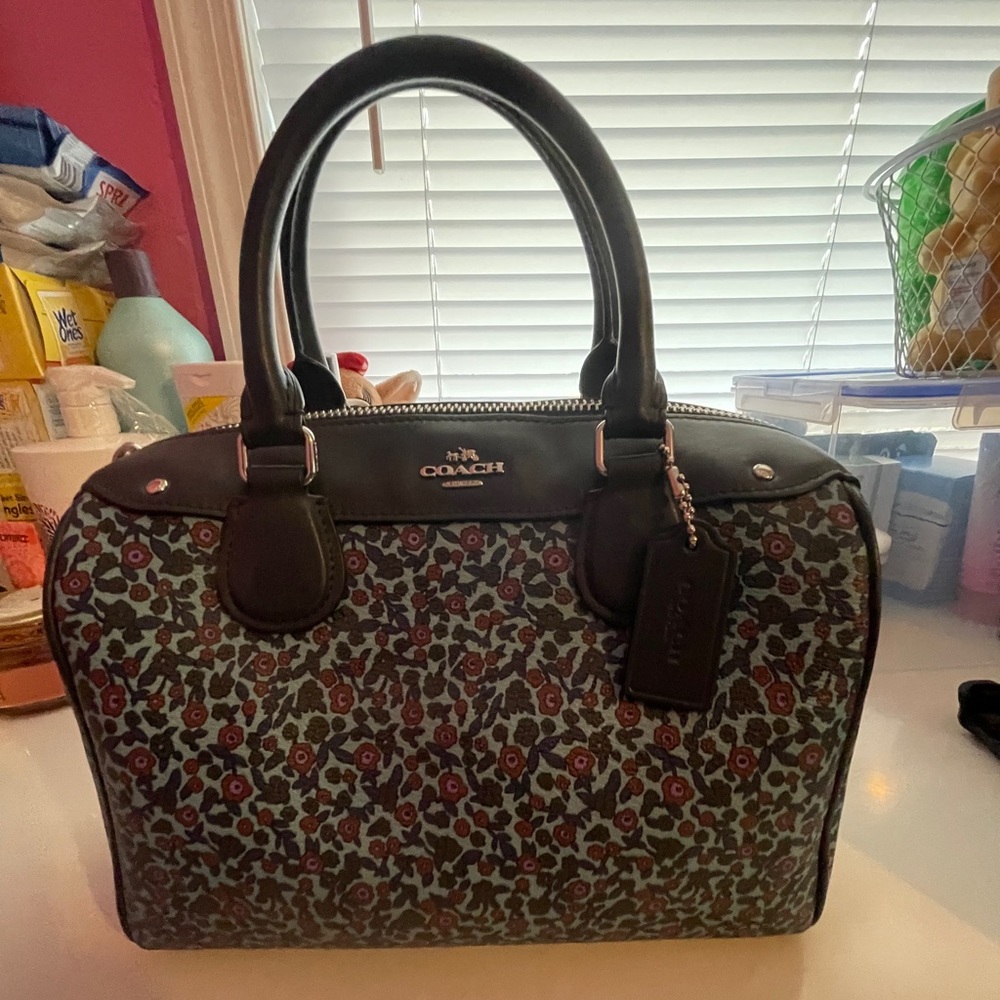 NWT COACH CROSS BODY BAG